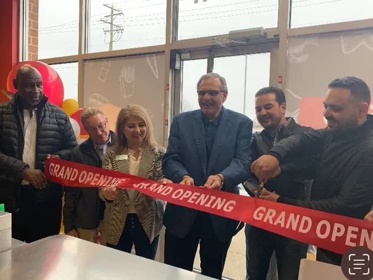 Crest Hill Mayor Ray Soliman gave a short speech, thanking the business partners, their family and supporters for opening a second restaurant in Crest Hill. â€œWe have a great working relationship,â€� Soliman proclaimed.